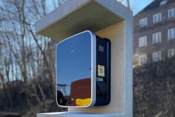 Home eDOCK1 for emobility - Betonsystem für Wallboxen